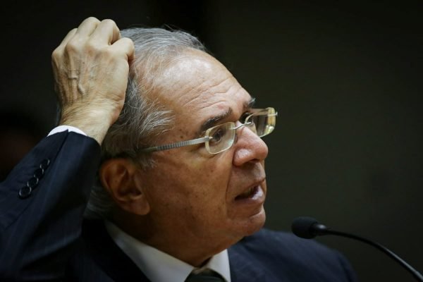 "Teto de gastos é apenas um símbolo", diz Paulo Guedes